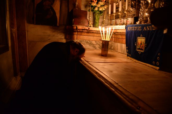 &Sigma;&tau;&omicron;&nu; &Pi;&alpha;&nu;ά&gamma;&iota;&omicron; &Tau;ά&phi;&omicron; &omicron; &Alpha;&rho;&kappa;ά&sigmaf; &Mu;&eta;&tau;&rho;&omicron;&pi;&omicron;&lambda;ί&tau;&eta;&sigmaf; &Pi;&alpha;&tau;&rho;ώ&nu; &kappa;. &Chi;&rho;&upsilon;&sigma;ό&sigma;&tau;&omicron;&mu;&omicron;&sigmaf; (&epsilon;&iota;&kappa;ό&nu;&epsilon;&sigmaf;)