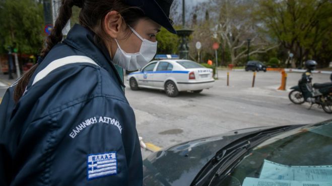 &Alpha;&pi;&alpha;&gamma;ό&rho;&epsilon;&upsilon;&sigma;&eta; &kappa;&upsilon;&kappa;&lambda;&omicron;&phi;&omicron;&rho;ί&alpha;&sigmaf; | &Eta; &mu;ά&nu;&alpha; &pi;&omicron;&upsilon; έ&kappa;&lambda;&epsilon;&iota;&sigma;&epsilon; &tau;&eta;&nu; &kappa;ό&rho;&eta; &tau;&eta;&sigmaf; &sigma;&tau;&omicron; &pi;&omicron;&rho;&tau; &mu;&pi;&alpha;&gamma;&kappa;ά&zeta; &kappa;&alpha;&iota; ά&lambda;&lambda;&alpha;... &tau;&rho;&epsilon;&lambda;ά
