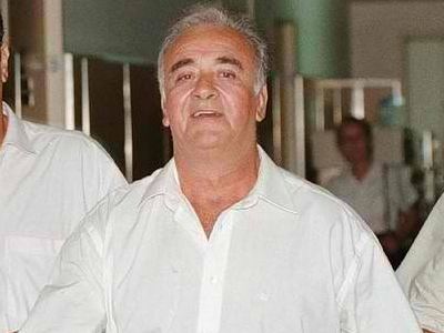&Pi;έ&theta;&alpha;&nu;&epsilon; &omicron; &gamma;&nu;&omega;&sigma;&tau;ό&sigmaf; &eta;&theta;&omicron;&pi;&omicron;&iota;ό&sigmaf; &Alpha;&nu;&delta;&rho;έ&alpha;&sigmaf; &Nu;&tau;&omicron;ύ&zeta;&omicron;&sigmaf; (vd)