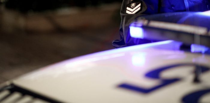 &Alpha;&tau;&tau;&iota;&kappa;ή | &Alpha;&sigma;&tau;&upsilon;&nu;&omicron;&mu;&iota;&kappa;ό&sigmaf; &delta;&omicron;&lambda;&omicron;&phi;ό&nu;&eta;&sigma;&epsilon; &epsilon;&nu; &psi;&upsilon;&chi;&rho;ώ &tau;&eta;&nu; &epsilon;&nu; &delta;&iota;&alpha;&sigma;&tau;ά&sigma;&epsilon;&iota; &sigma;ύ&zeta;&upsilon;&gamma;ό &tau;&omicron;&upsilon; &kappa;&alpha;&iota; &mu;ί&alpha; &phi;ί&lambda;&eta; &tau;&eta;&sigmaf; (vd)