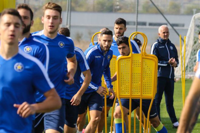 &Alpha;&sigma;&tau;έ&rho;&alpha;&sigmaf; | &Mu;&epsilon; &delta;ύ&omicron; &tau;&rho;&alpha;&upsilon;&mu;&alpha;&tau;ί&epsilon;&sigmaf; &eta; &pi;&rho;&omicron;&epsilon;&tau;&omicron;&iota;&mu;&alpha;&sigma;ί&alpha; &gamma;&iota;&alpha; &tau;&omicron;&nu; &Pi;&alpha;&nu;&alpha;&iota;&tau;&omega;&lambda;&iota;&kappa;ό (&epsilon;&iota;&kappa;ό&nu;&epsilon;&sigmaf;)