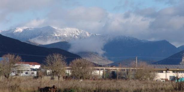 Χιονισμένο τοπίο στα βουνά γύρω από την Τρίπολη (vd)!