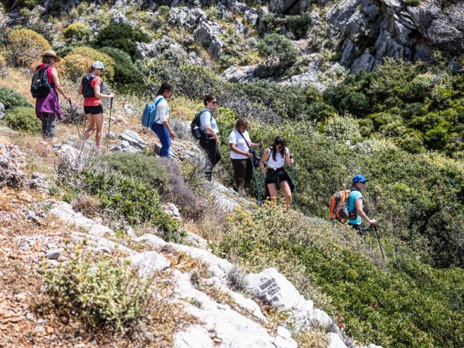 &Eta; &Nu;ό&tau;&iota;&alpha; &Kappa;&upsilon;&nu;&omicron;&upsilon;&rho;ί&alpha; &sigma;&tau;&omicron;&nu; &delta;&iota;&epsilon;&theta;&nu;ή &chi;ά&rho;&tau;&eta; &tau;&omicron;&upsilon; &tau;&omicron;&upsilon;&rho;&iota;&sigma;&mu;&omicron;ύ &pi;&epsilon;&rho;&iota;&pi;έ&tau;&epsilon;&iota;&alpha;&sigmaf;! (&epsilon;&iota;&kappa;ό&nu;&epsilon;&sigmaf;)