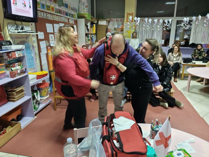 &Delta;&rho;ά&sigma;&epsilon;&iota;&sigmaf; &Alpha;&gamma;&omega;&gamma;ή&sigmaf; &Upsilon;&gamma;&epsilon;ί&alpha;&sigmaf; &tau;&omicron;&upsilon; &Epsilon;&lambda;&lambda;&eta;&nu;&iota;&kappa;&omicron;ύ &Epsilon;&rho;&upsilon;&theta;&rho;&omicron;ύ &Sigma;&tau;&alpha;&upsilon;&rho;&omicron;ύ &Tau;&rho;ί&pi;&omicron;&lambda;&eta;&sigmaf; &sigma;&epsilon; &Sigma;&chi;&omicron;&lambda;&iota;&kappa;έ&sigmaf; &Mu;&omicron;&nu;ά&delta;&epsilon;&sigmaf; &tau;&eta;&sigmaf; &Alpha;&rho;&kappa;&alpha;&delta;ί&alpha;&sigmaf;