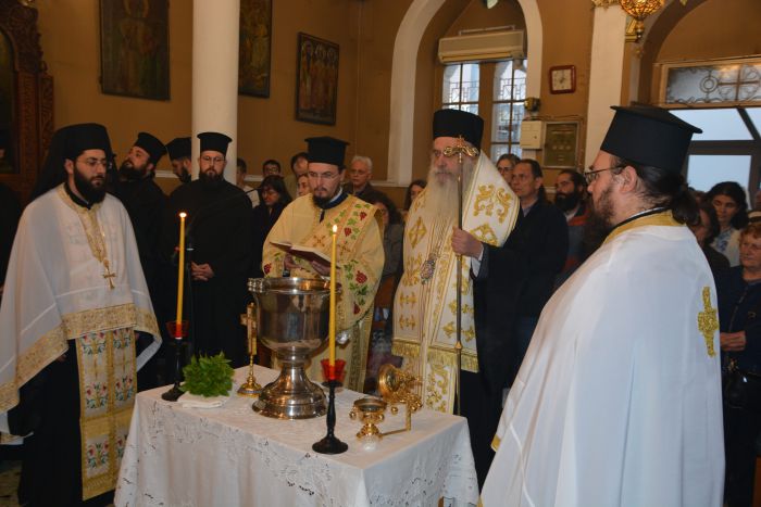 &Sigma;&chi;&omicron;&lambda;ή &Beta;&upsilon;&zeta;&alpha;&nu;&tau;&iota;&nu;ή&sigmaf; &Mu;&omicron;&upsilon;&sigma;&iota;&kappa;ή&sigmaf; &tau;&eta;&sigmaf; &Mu;&eta;&tau;&rho;&omicron;&pi;ό&lambda;&epsilon;&omega;&sigmaf; &Mu;&alpha;&nu;&tau;&iota;&nu;&epsilon;ί&alpha;&sigmaf; &kappa;&alpha;&iota; &Kappa;&upsilon;&nu;&omicron;&upsilon;&rho;ί&alpha;&sigmaf; | &Mu;&epsilon; &Alpha;&rho;&chi;&iota;&epsilon;&rho;&alpha;&tau;&iota;&kappa;ό &Epsilon;&sigma;&pi;&epsilon;&rho;&iota;&nu;ό &kappa;&alpha;&iota; &Alpha;&gamma;&iota;&alpha;&sigma;&mu;ό &xi;&epsilon;&kappa;ί&nu;&eta;&sigma;&epsilon; &eta; &nu;έ&alpha; &delta;&iota;&delta;&alpha;&kappa;&tau;&iota;&kappa;ή &chi;&rho;&omicron;&nu;&iota;ά (&epsilon;&iota;&kappa;ό&nu;&epsilon;&sigmaf;)