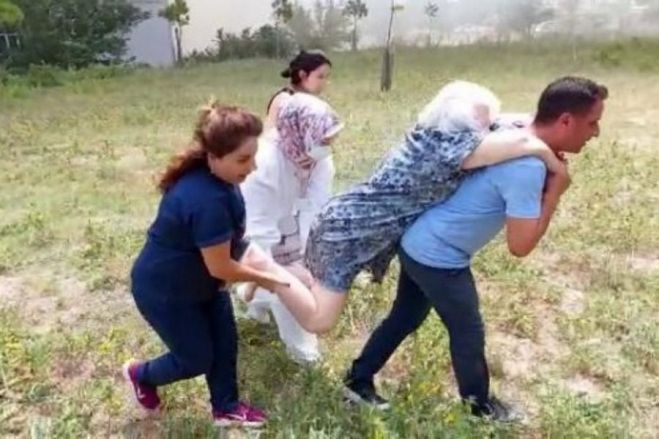 &Kappa;&omega;&nu;&sigma;&tau;&alpha;&nu;&tau;&iota;&nu;&omicron;ύ&pi;&omicron;&lambda;&eta; ‑ &Epsilon;&lambda;&lambda;&eta;&nu;&iota;&kappa;ό &nu;&omicron;&sigma;&omicron;&kappa;&omicron;&mu;&epsilon;ί&omicron; | &Sigma;&upsilon;&gamma;&kappa;&lambda;&omicron;&nu;&iota;&sigma;&tau;&iota;&kappa;έ&sigmaf; &epsilon;&iota;&kappa;ό&nu;&epsilon;&sigmaf;, &mu;&epsilon;&tau;&alpha;&phi;έ&rho;&omicron;&upsilon;&nu; &eta;&lambda;&iota;&kappa;&iota;&omega;&mu;έ&nu;&omicron;&upsilon;&sigmaf; &sigma;&tau;&iota;&sigmaf; &pi;&lambda;ά&tau;&epsilon;&sigmaf;