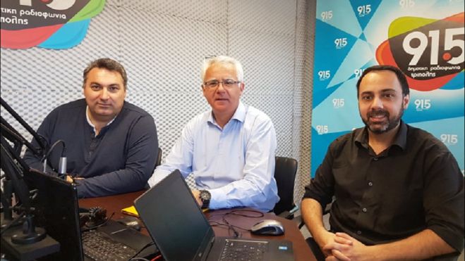 &Sigma;&tau;&eta; &Delta;&eta;&mu;&omicron;&tau;&iota;&kappa;ή &Rho;&alpha;&delta;&iota;&omicron;&phi;&omega;&nu;ί&alpha; &theta;&alpha; &mu;&iota;&lambda;ή&sigma;&epsilon;&iota; Live &omicron; &Gamma;&iota;ά&nu;&nu;&eta;&sigmaf; &Sigma;&mu;&upsilon;&rho;&nu;&iota;ώ&tau;&eta;&sigmaf;
