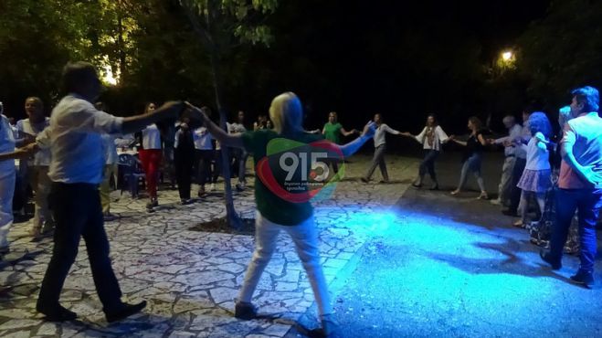 &Alpha;&theta;ή&nu;&alpha;&iota;&omicron; | &Gamma;&lambda;έ&nu;&tau;&eta;&sigma;&alpha;&nu; &mu;&epsilon; &Tau;&sigma;έ&rho;&tau;&omicron;-&Kappa;&alpha;&rho;&alpha;&gamma;&iota;ά&nu;&nu;&eta; &sigma;&tau;&eta; &gamma;&iota;&omicron;&rho;&tau;ή &tau;&omicron;&upsilon; &beta;&omicron;&upsilon;&nu;&omicron;ύ &kappa;&alpha;&iota; &tau;&eta;&sigmaf; &sigma;&tau;ά&nu;&eta;&sigmaf; (vd)