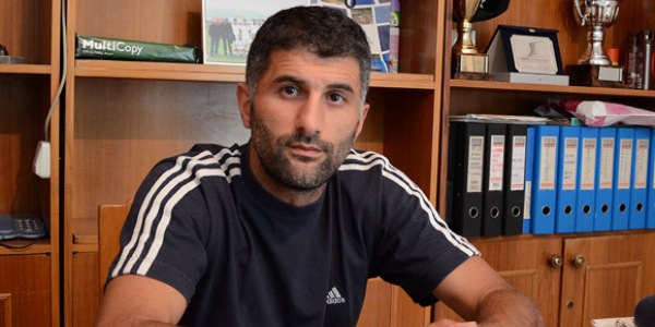 &Eta; &Alpha;&Epsilon;&Kappa; &Tau;&rho;ί&pi;&omicron;&lambda;&eta;&sigmaf; &sigma;&tau;&eta;&rho;ί&zeta;&epsilon;&iota; &Kappa;&alpha;&lambda;&omicron;&gamma;&iota;&alpha;&nu;&nu;ί&delta;&eta;!