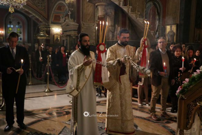 &Tau;&rho;ί&pi;&omicron;&lambda;&eta; | &Omicron;&iota; &Theta;. &Lambda;&epsilon;&iota;&tau;&omicron;&upsilon;&rho;&gamma;ί&epsilon;&sigmaf; &tau;&eta;&sigmaf; &epsilon;&pi;ό&mu;&epsilon;&nu;&eta;&sigmaf; &epsilon;&beta;&delta;&omicron;&mu;ά&delta;&alpha;&sigmaf; &sigma;&tau;&eta;&nu; &Tau;&rho;ί&pi;&omicron;&lambda;&eta;