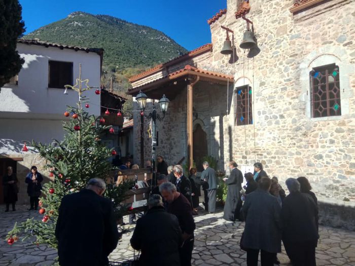 &Eta; &gamma;&iota;&omicron;&rho;&tau;ή &tau;&eta;&sigmaf; &Alpha;&gamma;ί&alpha;&sigmaf; Ά&nu;&nu;&alpha;&sigmaf; &sigma;&tau;&omicron;&nu; &Pi;&lambda;ά&tau;&alpha;&nu;&omicron; &Kappa;&upsilon;&nu;&omicron;&upsilon;&rho;ί&alpha;&sigmaf; (&epsilon;&iota;&kappa;ό&nu;&epsilon;&sigmaf;)