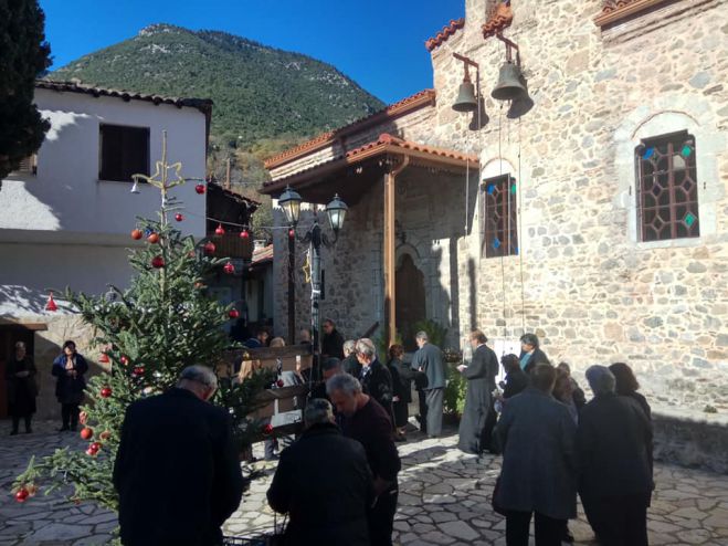 &Eta; &gamma;&iota;&omicron;&rho;&tau;ή &tau;&eta;&sigmaf; &Alpha;&gamma;ί&alpha;&sigmaf; Ά&nu;&nu;&alpha;&sigmaf; &sigma;&tau;&omicron;&nu; &Pi;&lambda;ά&tau;&alpha;&nu;&omicron; &Kappa;&upsilon;&nu;&omicron;&upsilon;&rho;ί&alpha;&sigmaf; (&epsilon;&iota;&kappa;ό&nu;&epsilon;&sigmaf;)