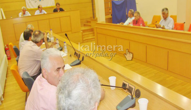 Οκτάμηνη παράταση μεταφοράς των σκουπιδιών της Τρίπολης στον ΧΥΤΑ Φυλής ζητά η ΠΕΔ