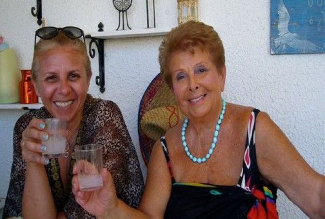 Πέθανε από καρκίνο και η δεύτερη κόρη της Βέφας Αλεξιάδου ...