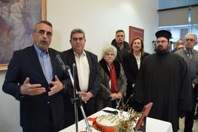 &Tau;&alpha; &phi;&omega;&tau;&omicron;&gamma;&rho;&alpha;&phi;&iota;&kappa;ά "&kappa;&lambda;&iota;&kappa;" &alpha;&pi;ό &tau;&eta;&nu; &kappa;&omicron;&pi;ή &pi;ί&tau;&alpha;&sigmaf; &tau;&omicron;&upsilon; &Kappa;&Alpha;&Pi;&Eta; &Delta;ή&mu;&omicron;&upsilon; &Tau;&rho;ί&pi;&omicron;&lambda;&eta;&sigmaf; (&epsilon;&iota;&kappa;ό&nu;&epsilon;&sigmaf;)