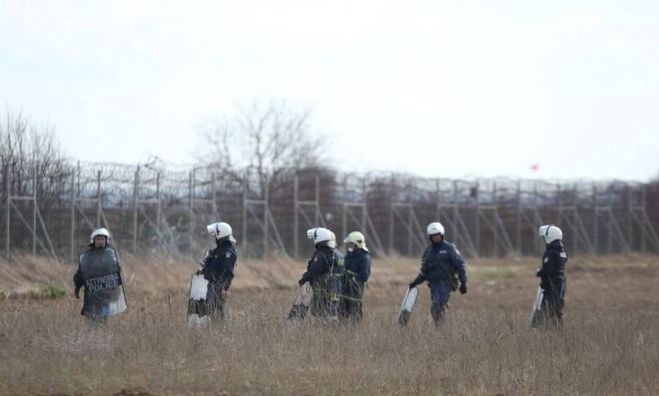 Έβρος | Υποδοχή ηρώων στα ΜΑΤ - «Εσείς είστε η Ελλάδα» (vd)