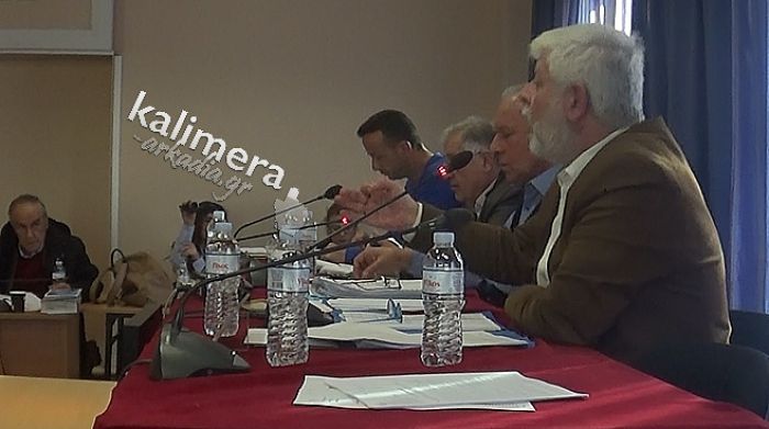 Το ξέσπασμα Παυλή στο Δημοτικό Συμβούλιο | Μίλησε για μελέτη "για τα σκουπίδια" - "Μην με προκαλείτε, να φρεσκάρετε τη μνήμη του κοσμάκη" (vd)