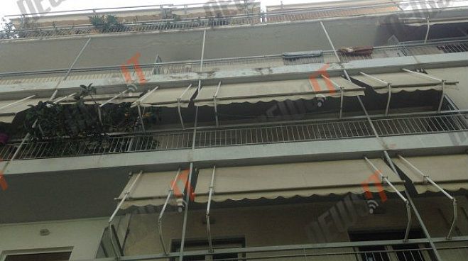Τραγωδία: Τρίχρονο αγοράκι έπεσε από τον 5ο όροφο πολυκατοικίας και σκοτώθηκε ... (vd)