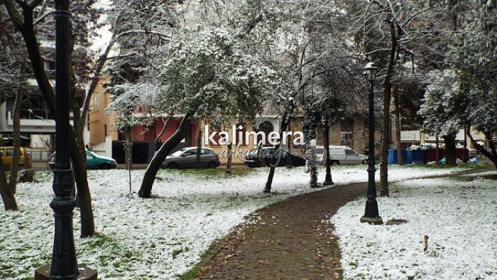 &Beta;ό&lambda;&tau;&alpha; &hellip; &mu;έ&sigma;&alpha; &alpha;&pi;ό &epsilon;&iota;&kappa;ό&nu;&epsilon;&sigmaf; &sigma;&tau;&eta; &chi;&iota;&omicron;&nu;&iota;&sigma;&mu;έ&nu;&eta; &Tau;&rho;ί&pi;&omicron;&lambda;&eta;!