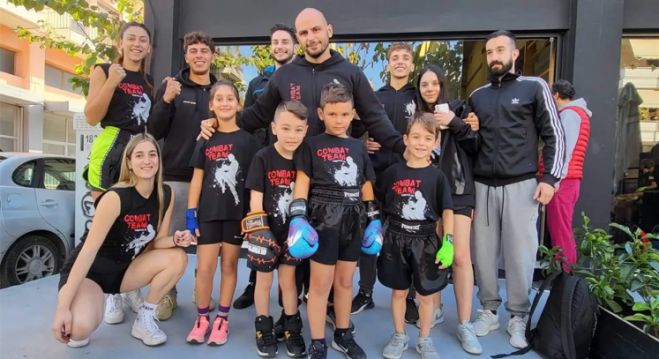 &Delta;&iota;&alpha;&kappa;&rho;ί&sigma;&epsilon;&iota;&sigmaf; &alpha;&theta;&lambda;&eta;&tau;ώ&nu; &alpha;&pi;ό &tau;&eta;&nu; &Tau;&rho;ί&pi;&omicron;&lambda;&eta; &sigma;&tau;&omicron; Greek fight (&epsilon;&iota;&kappa;ό&nu;&epsilon;&sigmaf;)