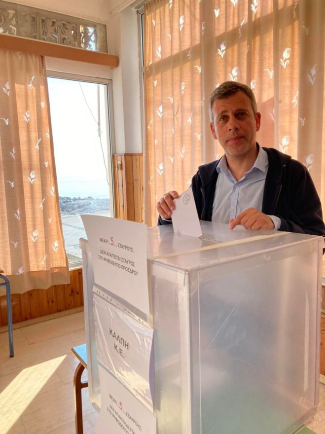 &Sigma;&tau;ά&iota;&kappa;&omicron;&sigmaf;: "&Mu;&epsilon; &tau;&iota;&mu;ά &eta; &epsilon;&kappa;&lambda;&omicron;&gamma;ή &mu;&omicron;&upsilon; &sigma;&tau;&eta;&nu; &Kappa;&epsilon;&nu;&tau;&rho;&iota;&kappa;ή &Epsilon;&pi;&iota;&tau;&rho;&omicron;&pi;ή &tau;&omicron;&upsilon; &Sigma;&Upsilon;&Rho;&Iota;&Zeta;&Alpha;"
