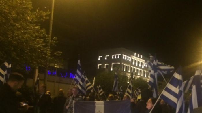 Συγκέντρωση στην πρεσβεία της Αλβανίας για το θάνατο του Κωνσταντίνου Κατσίφα (vd)