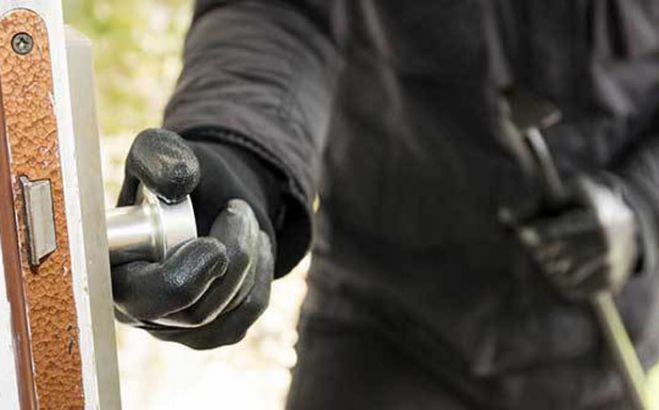 &Alpha;&pi;ό&pi;&epsilon;&iota;&rho;&alpha; &kappa;&lambda;&omicron;&pi;ή&sigmaf; &sigma;&epsilon; &sigma;&pi;ί&tau;&iota; &tau;&omicron;&upsilon; &Alpha;&gamma;ί&omicron;&upsilon; &Pi;έ&tau;&rho;&omicron;&upsilon; - &Tau;&epsilon;&tau; &alpha; &tau;&epsilon;&tau; &mu;&epsilon; &tau;&omicron;&upsilon;&sigmaf; &kappa;&lambda;έ&phi;&tau;&epsilon;&sigmaf; ή&rho;&theta;&epsilon; &omicron; &iota;&delta;&iota;&omicron;&kappa;&tau;ή&tau;&eta;&sigmaf; - 45 &lambda;&epsilon;&pi;&tau;ά &chi;&rho;&epsilon;&iota;ά&zeta;&epsilon;&tau;&alpha;&iota; &eta; &alpha;&sigma;&tau;&upsilon;&nu;&omicron;&mu;ί&alpha; &gamma;&iota;&alpha; &nu;&alpha; &phi;&tau;ά&sigma;&epsilon;&iota; &sigma;&tau;&omicron; &chi;&omega;&rho;&iota;ό!