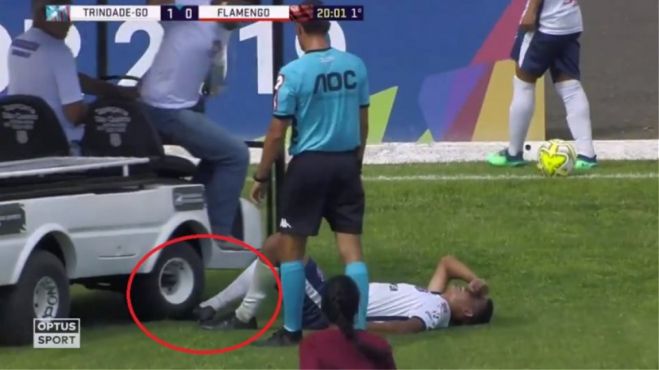 Τραυματιοφορείς πάτησαν με το αμαξίδιο το ... πόδι ποδοσφαιριστή! (vd)