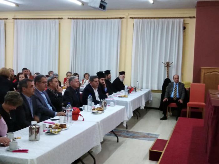 &Eta; &kappa;&omicron;&pi;ή &pi;ί&tau;&alpha;&sigmaf; &tau;&omicron;&upsilon; &Pi;&omicron;&lambda;&iota;&tau;&iota;&sigma;&tau;&iota;&kappa;&omicron;ύ &Sigma;&upsilon;&lambda;&lambda;ό&gamma;&omicron;&upsilon; &Alpha;&gamma;ί&alpha;&sigmaf; &Tau;&rho;&iota;ά&delta;&alpha;&sigmaf; &Sigma;&epsilon;&chi;ί&omicron;&upsilon; (&epsilon;&iota;&kappa;ό&nu;&epsilon;&sigmaf; - &beta;ί&nu;&tau;&epsilon;&omicron;)