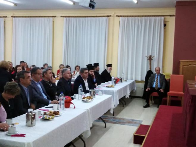 &Eta; &kappa;&omicron;&pi;ή &pi;ί&tau;&alpha;&sigmaf; &tau;&omicron;&upsilon; &Pi;&omicron;&lambda;&iota;&tau;&iota;&sigma;&tau;&iota;&kappa;&omicron;ύ &Sigma;&upsilon;&lambda;&lambda;ό&gamma;&omicron;&upsilon; &Alpha;&gamma;ί&alpha;&sigmaf; &Tau;&rho;&iota;ά&delta;&alpha;&sigmaf; &Sigma;&epsilon;&chi;ί&omicron;&upsilon; (&epsilon;&iota;&kappa;ό&nu;&epsilon;&sigmaf; - &beta;ί&nu;&tau;&epsilon;&omicron;)