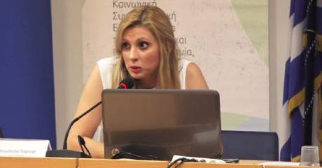 &Sigma;&tau;&eta;&nu; &Alpha;&theta;ή&nu;&alpha; &eta; &kappa;&eta;&delta;&epsilon;ί&alpha; &tau;&eta;&sigmaf; &Sigma;&pi;&upsilon;&rho;&iota;&delta;&omicron;ύ&lambda;&alpha;&sigmaf; &Tau;&sigma;&alpha;&rho;&omicron;&upsilon;&chi;ά &alpha;&pi;ό &tau;&eta; &Beta;&lambda;&alpha;&chi;έ&rho;&nu;&alpha;