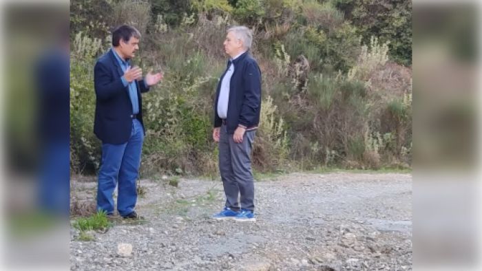 &Mu;ά&kappa;&alpha;&rho;&eta;&sigmaf; - &Phi;&alpha;&rho;ά&nu;&tau;&omicron;&sigmaf;: "&Omicron;&iota; &alpha;&rho;&mu;ό&delta;&iota;&omicron;&iota; &delta;&epsilon;&nu; &beta;&lambda;έ&pi;&omicron;&upsilon;&nu; &tau;&eta;&nu; &kappa;&alpha;&tau;ά&sigma;&tau;&alpha;&sigma;&eta; &tau;&omicron;&upsilon; &delta;&rho;ό&mu;&omicron;&upsilon; &pi;&rho;&omicron;&sigmaf; &tau;&eta; &Mu;&omicron;&nu;ή &Phi;&iota;&lambda;&omicron;&sigma;ό&phi;&omicron;&upsilon;;"