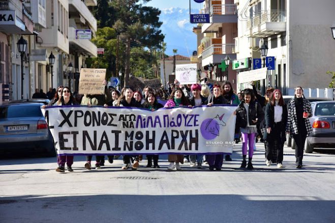 &Pi;&omicron;&rho;&epsilon;ί&alpha; &delta;&iota;&alpha;&mu;&alpha;&rho;&tau;&upsilon;&rho;ί&alpha;&sigmaf; &phi;&omicron;&iota;&tau;&eta;&tau;ώ&nu; &tau;&eta;&sigmaf; &Sigma;&chi;&omicron;&lambda;ή&sigmaf; &Kappa;&alpha;&lambda;ώ&nu; &Tau;&epsilon;&chi;&nu;ώ&nu; &sigma;&tau;&omicron; &Nu;&alpha;ύ&pi;&lambda;&iota;&omicron; (vd)