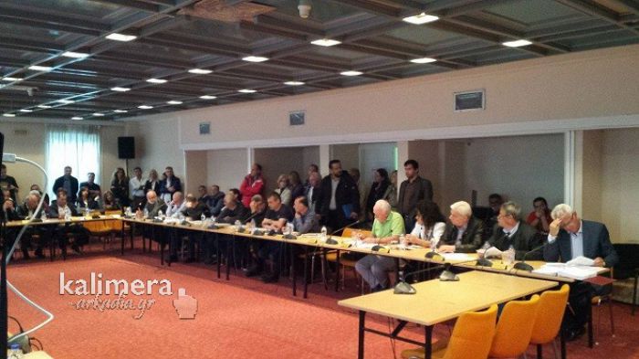 Έμφυλες ταυτότητες: 2.000 υπογραφές μάζεψαν γονείς στην Τρίπολη – Ημερίδα στις 31 Μαΐου!