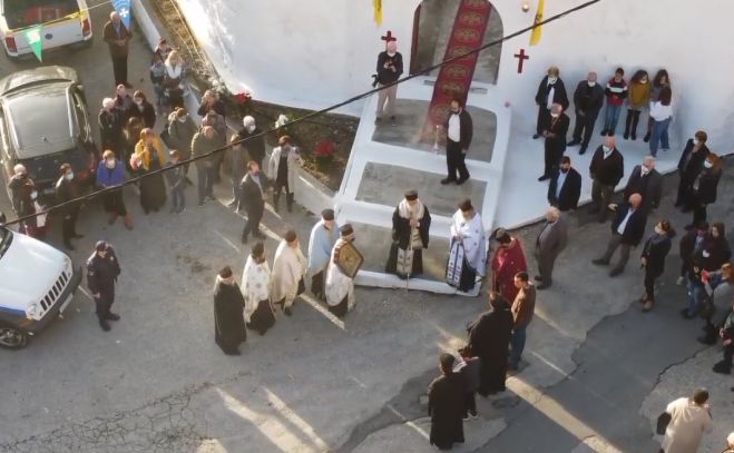 &Tau;&alpha; &Epsilon;&iota;&sigma;ό&delta;&iota;&alpha; &tau;&eta;&sigmaf; &Theta;&epsilon;&omicron;&tau;ό&kappa;&omicron;&upsilon; &gamma;&iota;ό&rho;&tau;&alpha;&sigma;&epsilon; &tau;&omicron; &Lambda;&epsilon;&omega;&nu;ί&delta;&iota;&omicron; (vd)