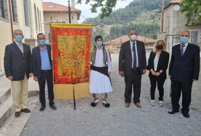 &Delta;&eta;&mu;&eta;&tau;&sigma;ά&nu;&alpha; | &Sigma;&tau;&omicron; &mu;&nu;&eta;&mu;ό&sigma;&upsilon;&nu;&omicron; &tau;&omicron;&upsilon; &Pi;&alpha;&lambda;&alpha;&iota;ώ&nu; &Pi;&alpha;&tau;&rho;ώ&nu; &Gamma;&epsilon;&rho;&mu;&alpha;&nu;&omicron;ύ &omicron; &Alpha;&nu;&tau;&iota;&pi;&epsilon;&rho;&iota;&phi;&epsilon;&rho;&epsilon;&iota;ά&rho;&chi;&eta;&sigmaf; &Lambda;&alpha;&mu;&pi;&rho;ό&pi;&omicron;&upsilon;&lambda;&omicron;&sigmaf;