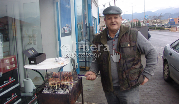 Η Τρίπολη το «τσίκνισε» και … ξόρκισε την κρίση! (εικόνες και βίντεο)