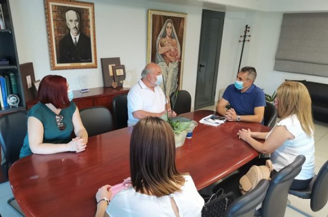 &Tau;&omicron; ά&nu;&omicron;&iota;&gamma;&mu;&alpha; &tau;&omega;&nu; &sigma;&chi;&omicron;&lambda;&epsilon;ί&omega;&nu; &kappa;&alpha;&iota; ά&lambda;&lambda;&alpha; &zeta;&eta;&tau;ή&mu;&alpha;&tau;&alpha; &tau;&eta;&sigmaf; &pi;ό&lambda;&eta;&sigmaf; &alpha;&pi;&alpha;&sigma;&chi;ό&lambda;&eta;&sigma;&alpha;&nu; &tau;&eta; &sigma;&upsilon;&nu;ά&nu;&tau;&eta;&sigma;&eta; &tau;&omicron;&upsilon; &Delta;&eta;&mu;ά&rho;&chi;&omicron;&upsilon; &Tau;&rho;ί&pi;&omicron;&lambda;&eta;&sigmaf; &mu;&epsilon; &kappa;&lambda;&iota;&mu;ά&kappa;&iota;&omicron; &tau;&omicron;&upsilon; &Sigma;&Upsilon;&Rho;&Iota;&Zeta;&Alpha; &Alpha;&rho;&kappa;&alpha;&delta;ί&alpha;&sigmaf;