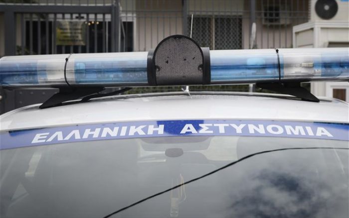 Ανήλικος κατηγορείται για κλοπή πορτοφολιών