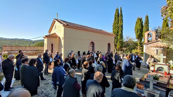 &Kappa;&alpha;&lambda;&tau;&epsilon;&zeta;έ&sigmaf; | &Tau;&omicron; 40ή&mu;&epsilon;&rho;&omicron; &mu;&nu;&eta;&mu;ό&sigma;&upsilon;&nu;&omicron; &tau;&eta;&sigmaf; &mu;&alpha;&kappa;&alpha;&rho;&iota;&sigma;&tau;ή&sigmaf; &Beta;&epsilon;&rho;&omicron;&nu;ί&kappa;&eta;&sigmaf; (&epsilon;&iota;&kappa;ό&nu;&epsilon;&sigmaf;)