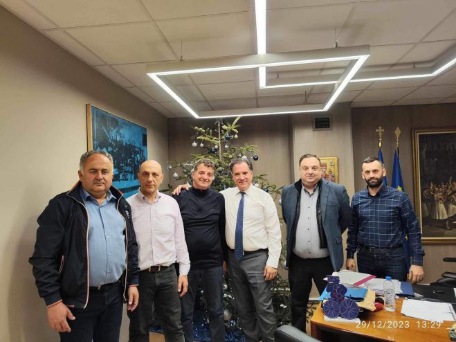 &Pi;&upsilon;&rho;&omicron;&sigma;&beta;έ&sigma;&tau;&epsilon;&sigmaf; &kappa;&alpha;&iota; &alpha;&pi;ό &tau;&eta;&nu; &Alpha;&rho;&kappa;&alpha;&delta;ί&alpha; &sigma;&upsilon;&nu;&alpha;&nu;&tau;ή&theta;&eta;&kappa;&alpha;&nu; &mu;&epsilon; &tau;&omicron;&nu; &Gamma;&epsilon;&omega;&rho;&gamma;&iota;ά&delta;&eta; - &Tau;&alpha; &theta;έ&mu;&alpha;&tau;&alpha; &pi;&omicron;&upsilon; &sigma;&upsilon;&zeta;&eta;&tau;ή&theta;&eta;&kappa;&alpha;&nu;