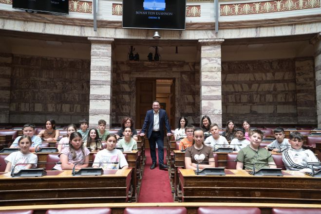 &Mu;&alpha;&theta;&eta;&tau;έ&sigmaf; &tau;&omicron;&upsilon; 7&omicron;&upsilon; &Delta;&eta;&mu;&omicron;&tau;&iota;&kappa;&omicron;ύ &Tau;&rho;ί&pi;&omicron;&lambda;&eta;&sigmaf; &epsilon;&pi;&iota;&sigma;&kappa;έ&phi;&theta;&eta;&kappa;&alpha;&nu; &tau;&eta; &Beta;&omicron;&upsilon;&lambda;ή (&epsilon;&iota;&kappa;ό&nu;&epsilon;&sigmaf;)