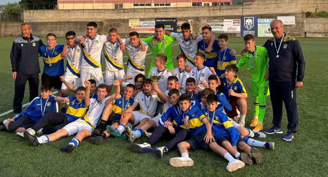 &Omicron; &Alpha;&sigma;&tau;έ&rho;&alpha;&sigmaf; &kappa;&alpha;&tau;έ&kappa;&tau;&eta;&sigma;&epsilon; &tau;&omicron; &Pi;&alpha;&iota;&delta;&iota;&kappa;ό &Pi;&rho;&omega;&tau;ά&theta;&lambda;&eta;&mu;&alpha; &tau;&eta;&sigmaf; &Epsilon;&Pi;&Sigma; &Alpha;&rho;&kappa;&alpha;&delta;ί&alpha;&sigmaf;