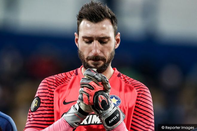 Έ&nu;&alpha;&sigmaf; ... "&Alpha;&sigma;&tau;&epsilon;&rho;&iota;&alpha;&nu;ό&sigmaf;" &pi;ή&rho;&epsilon; &mu;&epsilon;&tau;&epsilon;&gamma;&gamma;&rho;&alpha;&phi;ή &sigma;&tau;&eta; &mu;&epsilon;&gamma;ά&lambda;&eta; Milan!