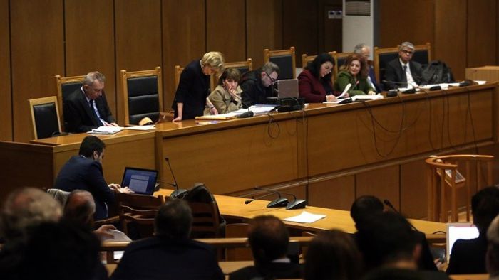 Μάγδα Φύσσα προς την εισαγγελέα: &quot;Ξαναμαχαιρώσατε τον Παύλο σήμερα;&quot;