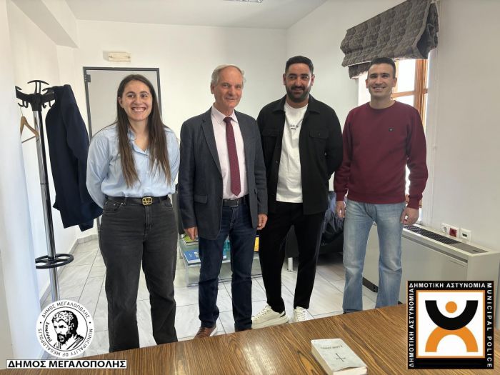 &Omicron;&rho;&kappa;ί&sigma;&tau;&eta;&kappa;&alpha;&nu; &tau;&rho;&epsilon;&iota;&sigmaf; &nu;έ&omicron;&iota; &upsilon;&pi;ά&lambda;&lambda;&eta;&lambda;&omicron;&iota; &tau;&eta;&sigmaf; &Delta;&eta;&mu;&omicron;&tau;&iota;&kappa;ή&sigmaf; &Alpha;&sigma;&tau;&upsilon;&nu;&omicron;&mu;ί&alpha;&sigmaf; &sigma;&tau;&omicron; &Delta;ή&mu;&omicron; &Mu;&epsilon;&gamma;&alpha;&lambda;ό&pi;&omicron;&lambda;&eta;&sigmaf;