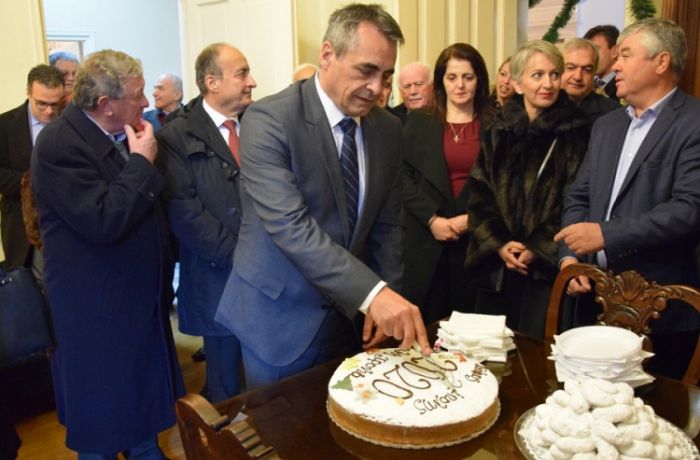&Epsilon;&upsilon;&chi;έ&sigmaf; &gamma;&iota;&alpha; &tau;&omicron; &nu;έ&omicron; έ&tau;&omicron;&sigmaf; &delta;έ&chi;&theta;&eta;&kappa;&epsilon; &omicron; &Delta;ή&mu;&alpha;&rho;&chi;&omicron;&sigmaf; &Tau;&rho;ί&pi;&omicron;&lambda;&eta;&sigmaf;, &Kappa;ώ&sigma;&tau;&alpha;&sigmaf; &Tau;&zeta;&iota;&omicron;ύ&mu;&eta;&sigmaf; - &Alpha;&iota;&sigma;&iota;&omicron;&delta;&omicron;&xi;ί&alpha; &gamma;&iota;&alpha; &tau;&omicron; 2020 &kappa;&alpha;&iota; &sigma;&tau;ή&rho;&iota;&xi;&eta; &alpha;&pi;ό &Nu;ί&kappa;&alpha; (vd)