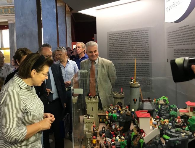 &Eta; &pi;&omicron;&lambda;&iota;&omicron;&rho;&kappa;ί&alpha; &tau;&eta;&sigmaf; &Tau;&rho;&iota;&pi;&omicron;&lambda;ί&tau;&sigma;&alpha;&sigmaf; &sigma;&epsilon; έ&kappa;&theta;&epsilon;&sigma;&eta; &tau;&omicron;&upsilon; '21 &mu;&epsilon; ... playmobil! (&epsilon;&iota;&kappa;ό&nu;&epsilon;&sigmaf;)