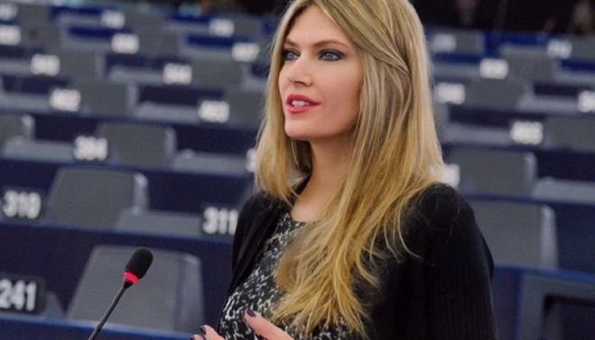 &Omicron; &Alpha;&nu;&delta;&rho;&omicron;&upsilon;&lambda;ά&kappa;&eta;&sigmaf; &delta;&iota;έ&gamma;&rho;&alpha;&psi;&epsilon; &tau;&eta;&nu; &Kappa;&alpha;ϊ&lambda;ή &alpha;&pi;ό &tau;&omicron; &Pi;&Alpha;&Sigma;&Omicron;&Kappa;