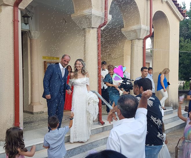"&Nu;&alpha; &zeta;ή&sigma;&epsilon;&tau;&epsilon;" | &Mu;&epsilon; &tau;&alpha; &delta;&epsilon;&sigma;&mu;ά &tau;&omicron;&upsilon; &gamma;ά&mu;&omicron;&upsilon; &epsilon;&nu;ώ&theta;&eta;&kappa;&alpha;&nu; &Pi;&omega;&lambda;ί&nu;&alpha; &Mu;ά&sigma;&sigma;&iota;&alpha; &kappa;&alpha;&iota; &Chi;&rho;ή&sigma;&tau;&omicron;&sigmaf; &Tau;&sigma;&iota;&kappa;&rho;&iota;&kappa;ά&sigmaf; (vd)